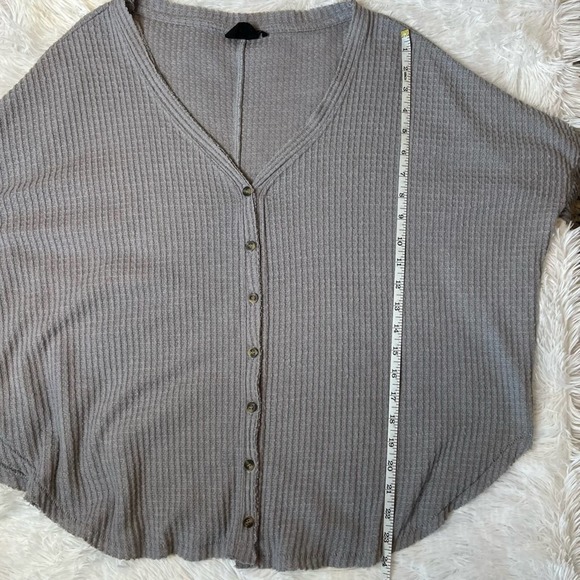 Urban Outfitters Out From Under Jojo Oversized Thermal Button-Front Top Gray - Picture 10 of 10